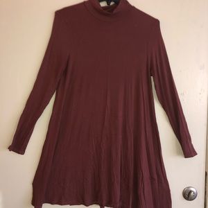 Audrey 3+1 flowy maroon turtleneck shift dress